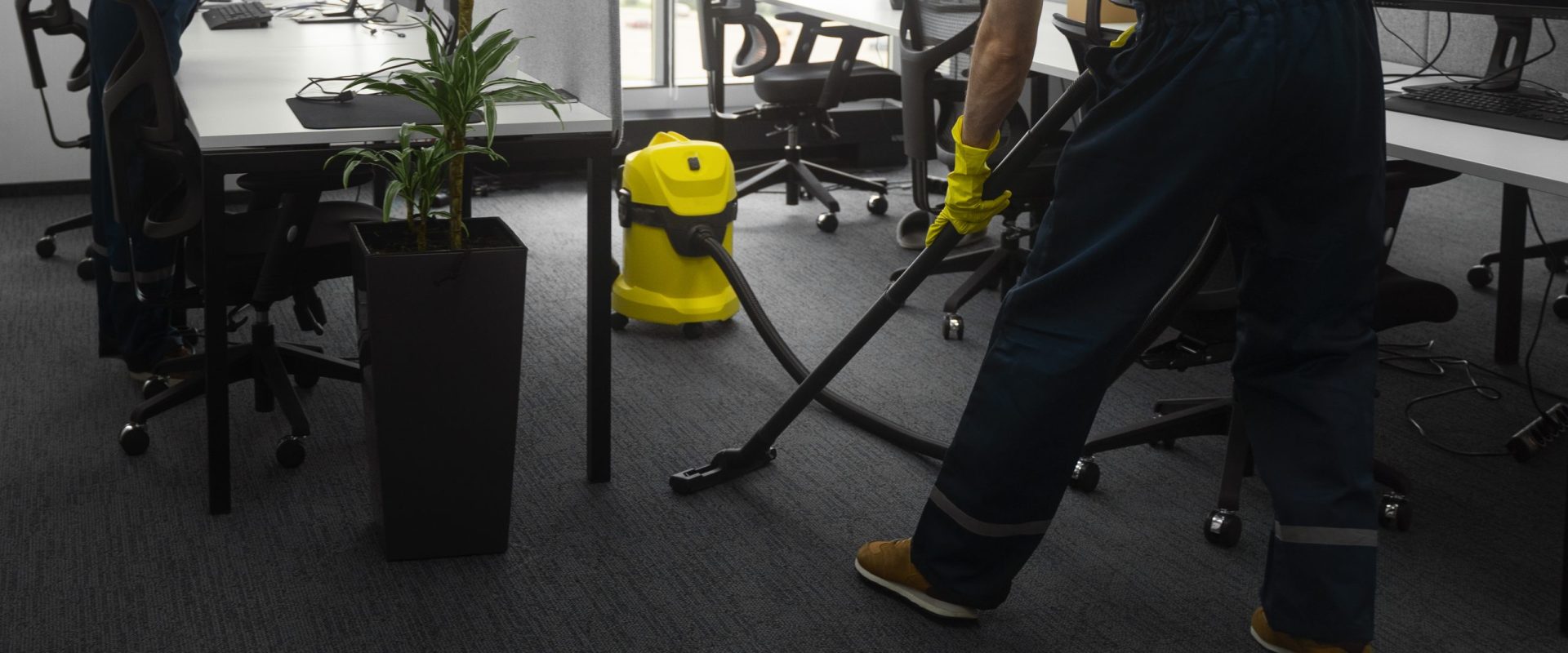 cropped-full-shot-people-cleaning-office-scaled-1.jpg